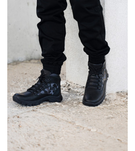 Чорні шкіряні черевики на хутрі в стилі мілітарі