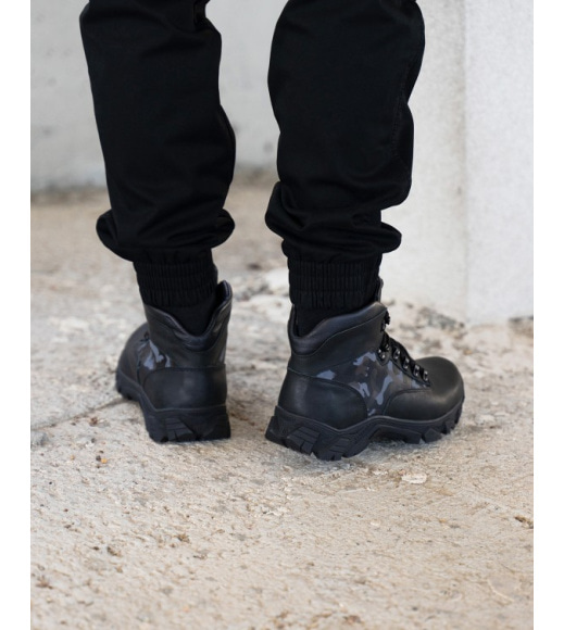 Чорні шкіряні черевики на хутрі в стилі мілітарі