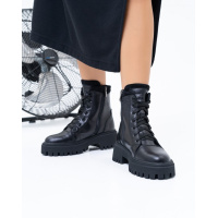 Черные демисезонные ботинки со шнуровкой