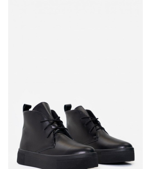 Чорні шкіряні черевики зі шнурівкою