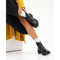 Кожаные черные ботинки на байке