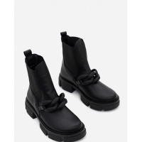 Черные кожаные ботинки с цепью