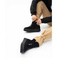 Черные ботинки на меху из замши