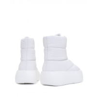 Белые теплые ботинки дутики