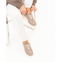 Бежевые спортивные ботинки на меху