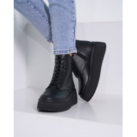 Черные кожаные ботинки с высокой фактурной подошвой