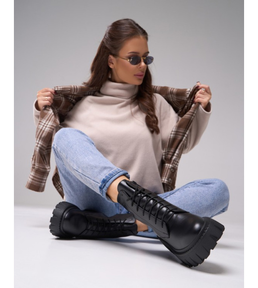 Утепленные кожаные берцы на тракторной подошве