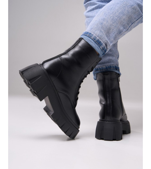 Утепленные кожаные берцы на тракторной подошве