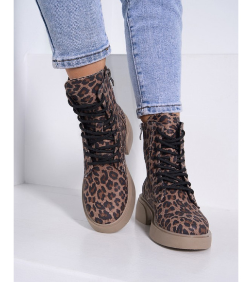 Кожаные демисезонные ботинки с леопардовым принтом