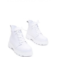 Белые зимние ботинки на шнуровке