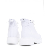 Білі зимові черевики на шнурівці