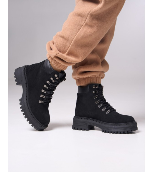 Черные замшевые ботинки на байке со шнуровкой