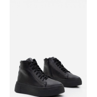 Черные кожаные ботинки на байке