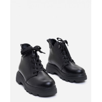 Чорні зимові черевики на шнурівці