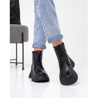 Черные демисезонные ботинки на высокой подошве