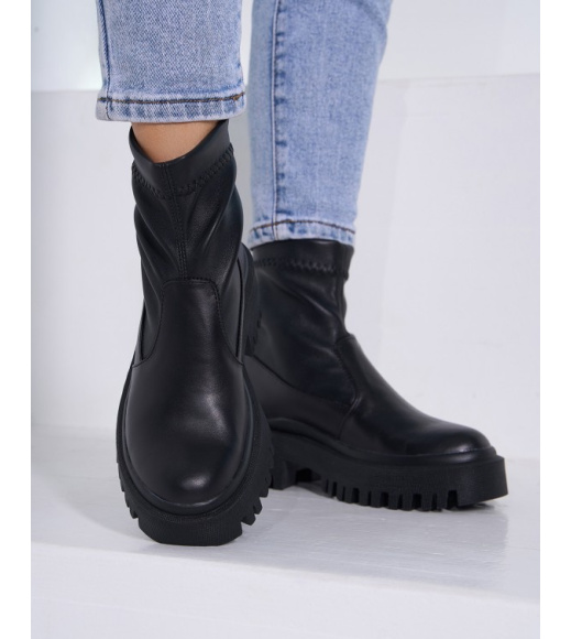 Черные кожаные ботинки с мягким голенищем