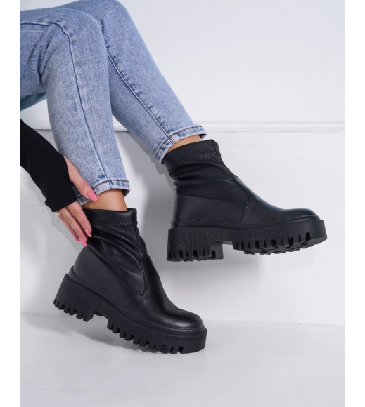 Черные кожаные ботинки с мягким голенищем