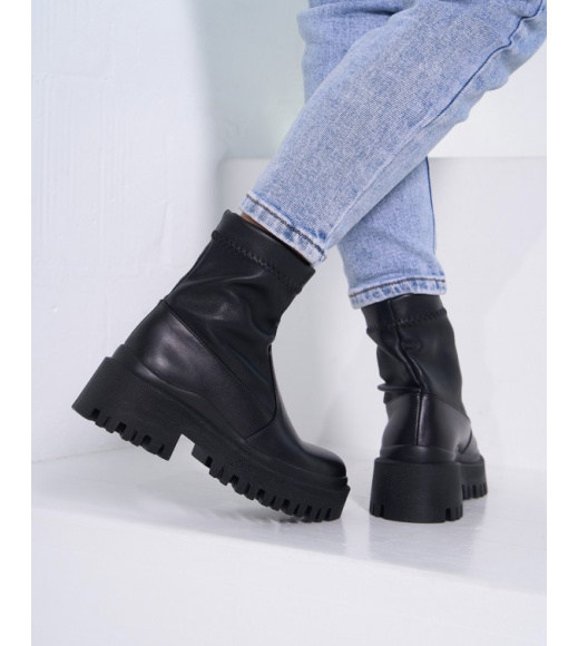 Черные кожаные ботинки с мягким голенищем