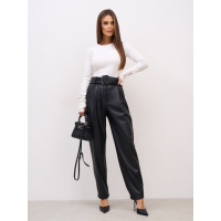 Черные утепленные брюки каррот из эко-кожи