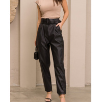 Черные кожаные брюки с поясом