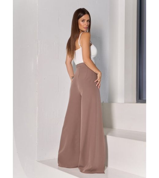 Брюки коричневого цвета с кроем на запах