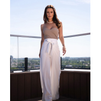 Белые льняные брюки кроя на запах