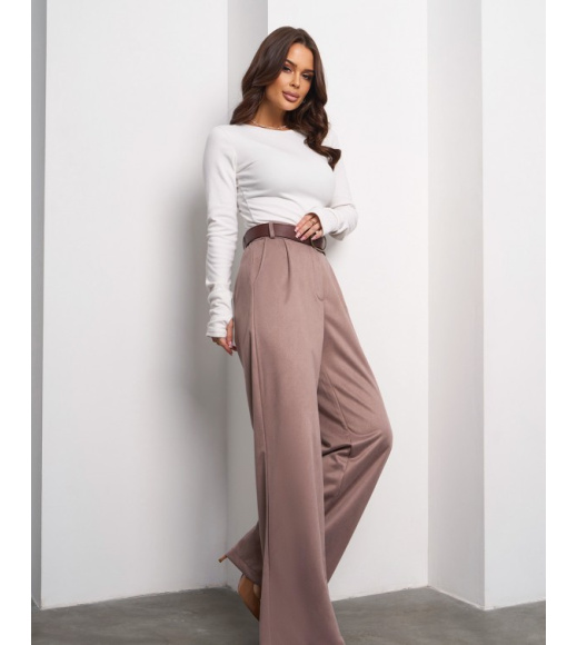 Коричневые замшевые брюки с защипами