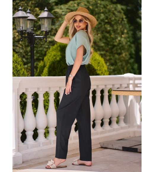 Черные льняные брюки бананы