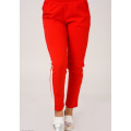 Красные укороченные брюки с нешироким белым лампасом