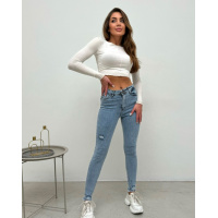 Голубые скинни с бахромой и перфорацией