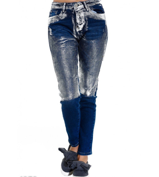 Сині класичні джинси покриті до колін сріблястою фарбою