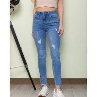 Синие джинсы с бахромой