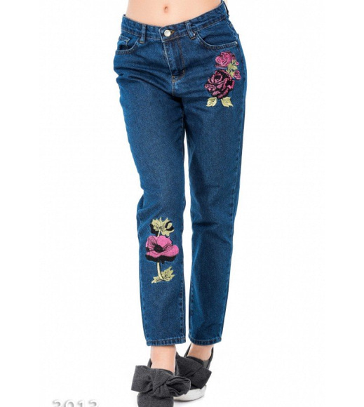 Синие джинсы-трубы с розовой цветочной вышивкой