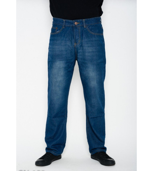 Синие потертые классические джинсы прямого кроя