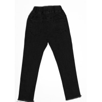 Черные джинсы с рваной перфорацией и бахромой по низу