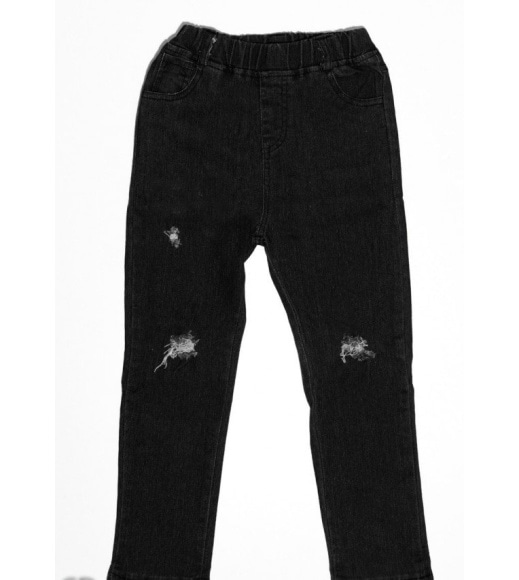 Черные однотонные рваные на коленках джинсы