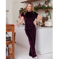 Бордовая велюровая пижама со свободными брюками