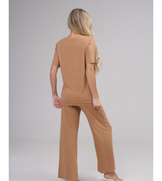Бежевая в горошек пижама из трикотажа