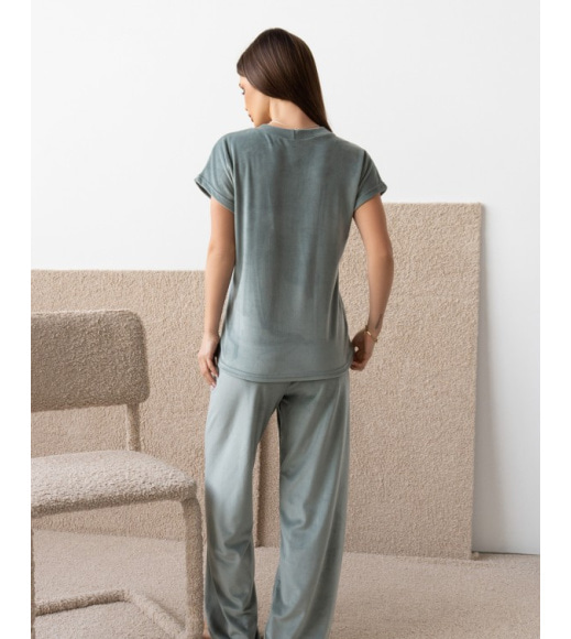 Оливкова велюрова піжама з вільними брюками
