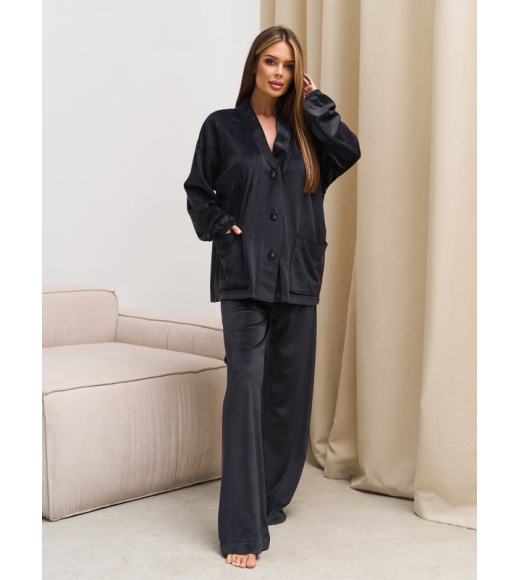 Черная велюровая пижама на пуговицах