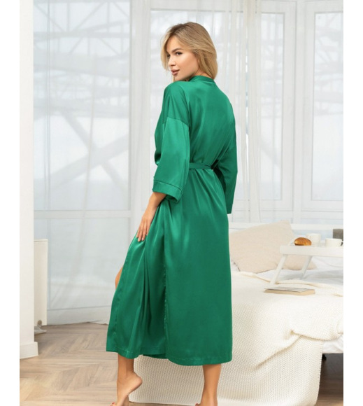 Длинный халат из зеленого шелка с разрезами