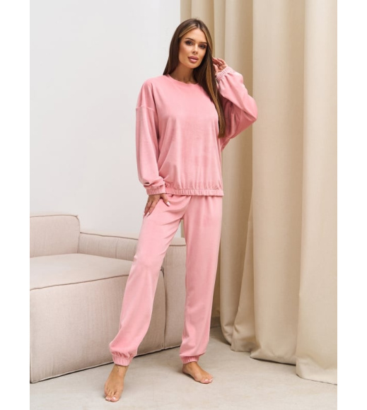 Розовая велюровая пижама на манжетах