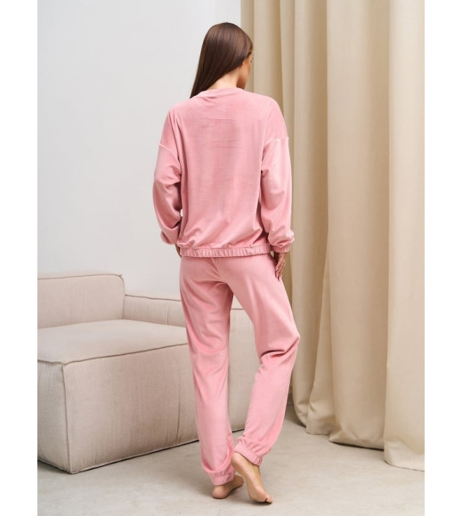 Розовая велюровая пижама на манжетах
