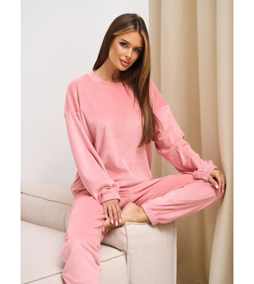 Розовая велюровая пижама на манжетах