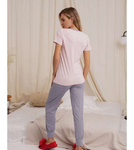 Розовая трикотажная брючная пижама с принтом