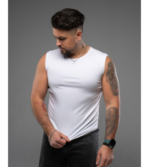 Белая эластичная футболка-безрукавка