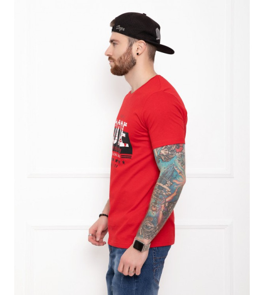Червона трикотажна футболка з молодіжним принтом