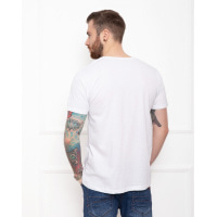 Белая трикотажная футболка с цветным принтом