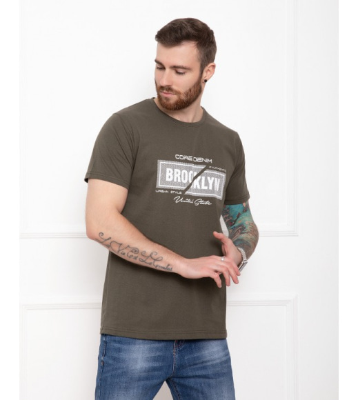 Трикотажная футболка цвета хаки с надписями