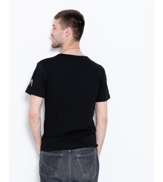 Черная тонкая эластичная футболка с принтом